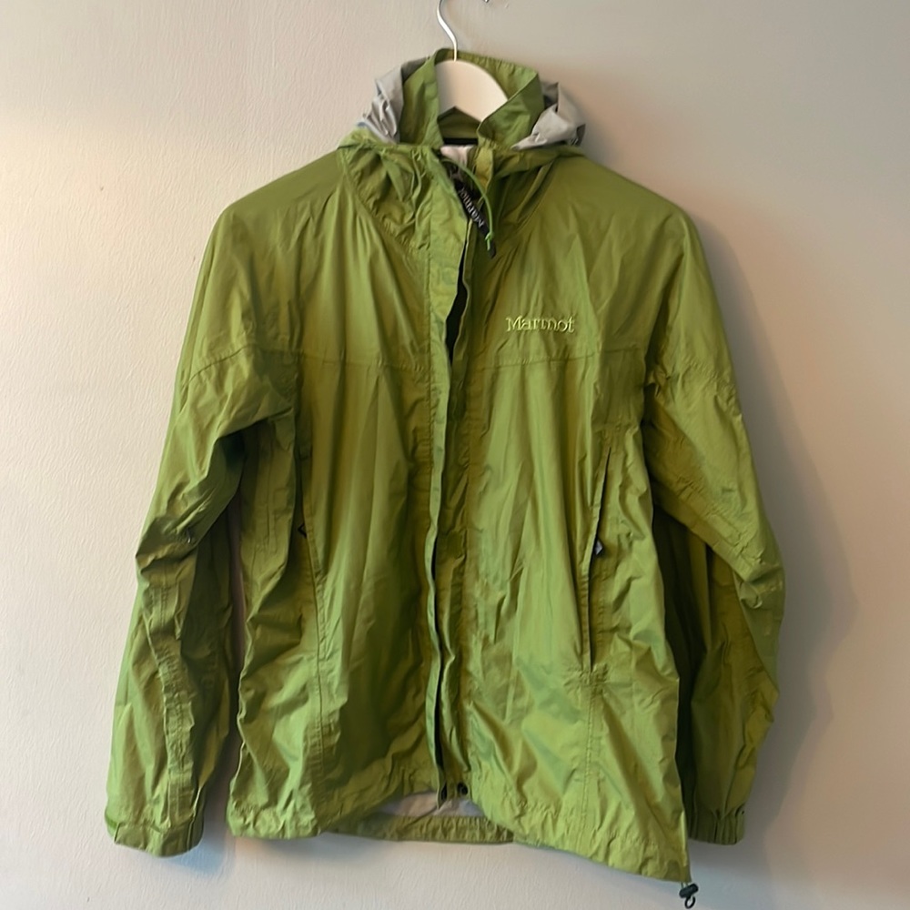 Marmot womens windbreaker - green